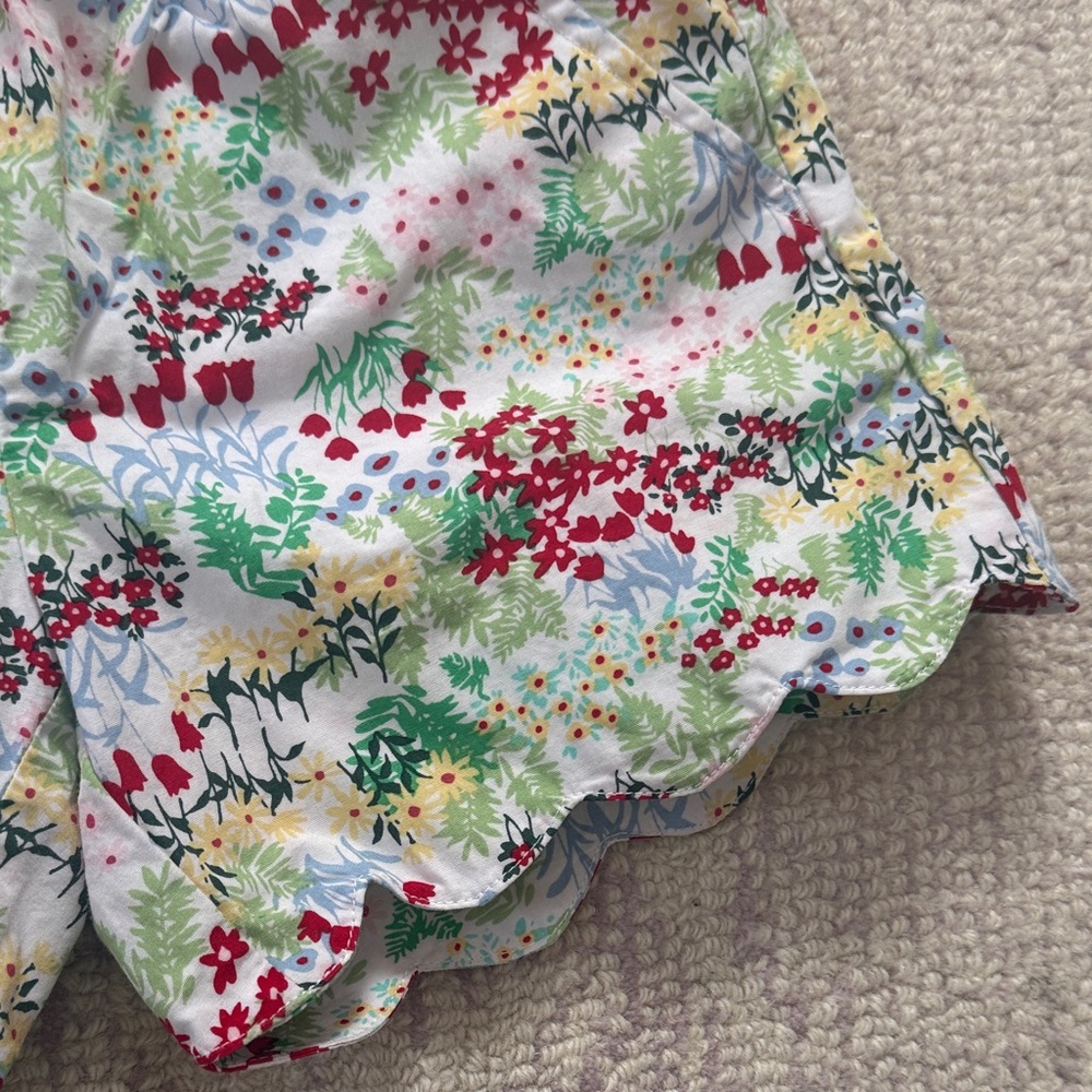Hanna Andersson Floral scalloped Shorts - Picture 3 of 5